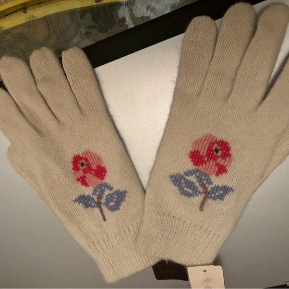 Vintage Angora Blend Flower Design Gloves NeimanMarcus NWTSweet Gloves